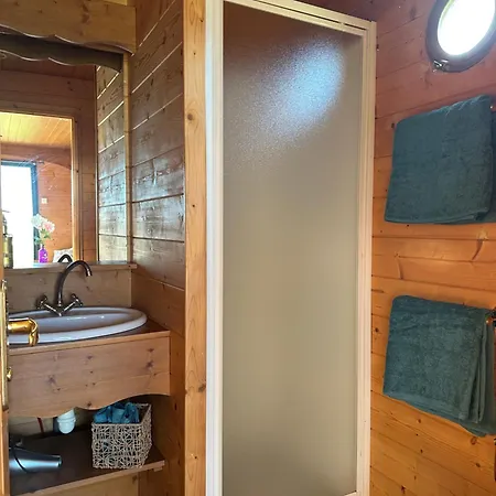 Camping Les Roulottes Des Amis De Wonky