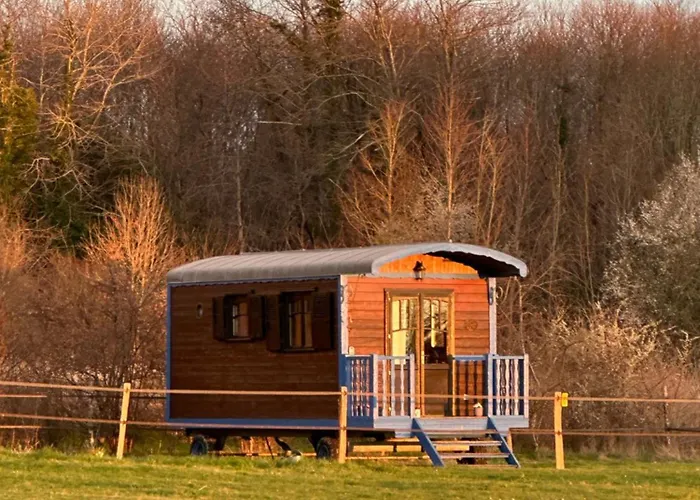 Les Roulottes Des Amis De Wonky אתר קמפינג